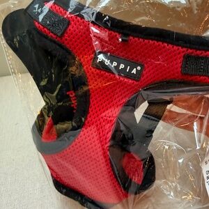 Puppia Red Dog Harness Size M New in Package